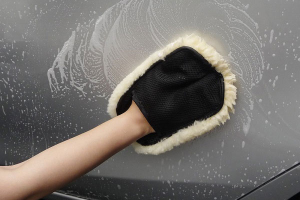 最大62％オフ！ 洗車用 モコモコ ムートン スポンジ2枚セット グローブ ワックス掛け 乾拭き